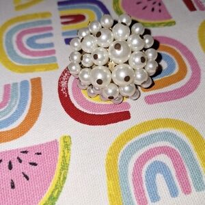 Pearl and Gold Tone Costume Jewelry Elastic Ring